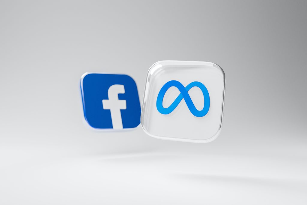 When Facebook changed its name to Metaverse, it made quite a splash in the dictionary. Photo of Facebook and Metaverse icons side-by-side.